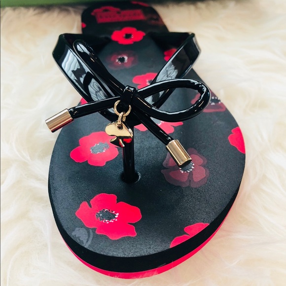 kate spade nova flip flops black